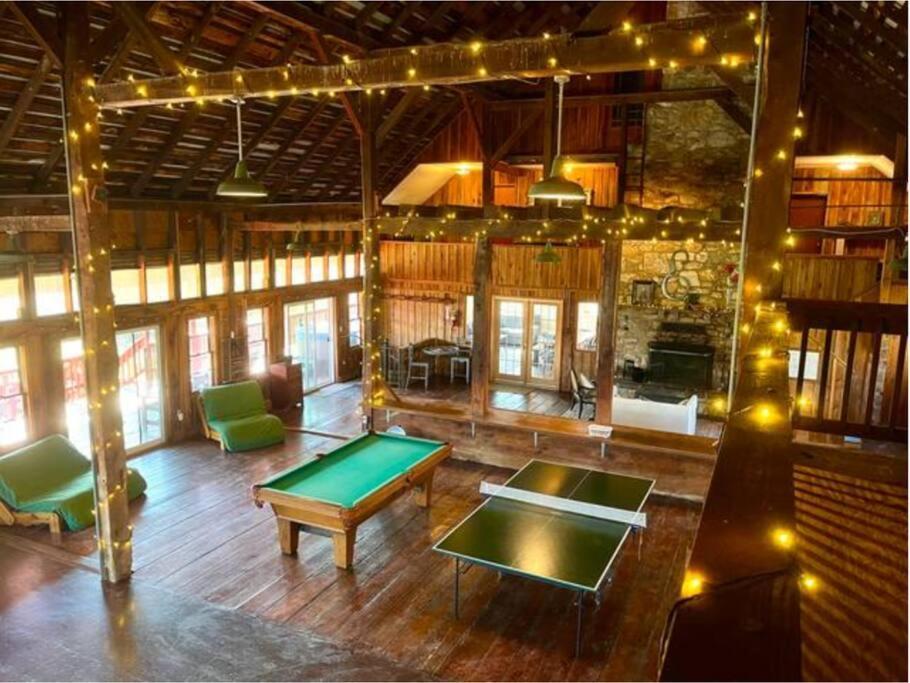 The Barn At Evermore: Riverfront Retreat W/Hot Tub Luray Kültér fotó