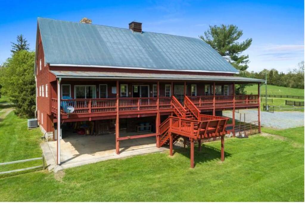 The Barn At Evermore: Riverfront Retreat W/Hot Tub Luray Kültér fotó